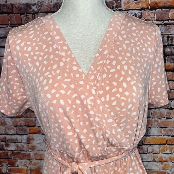 NWT Torrid Crepe Wrap Peplum Blouse - Picture 4 of 8